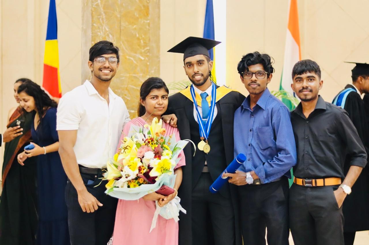 Sahan Silva Graduation Day with Cousins